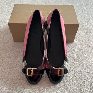 Burberry shoes size 40.5 flats pink and black new with box